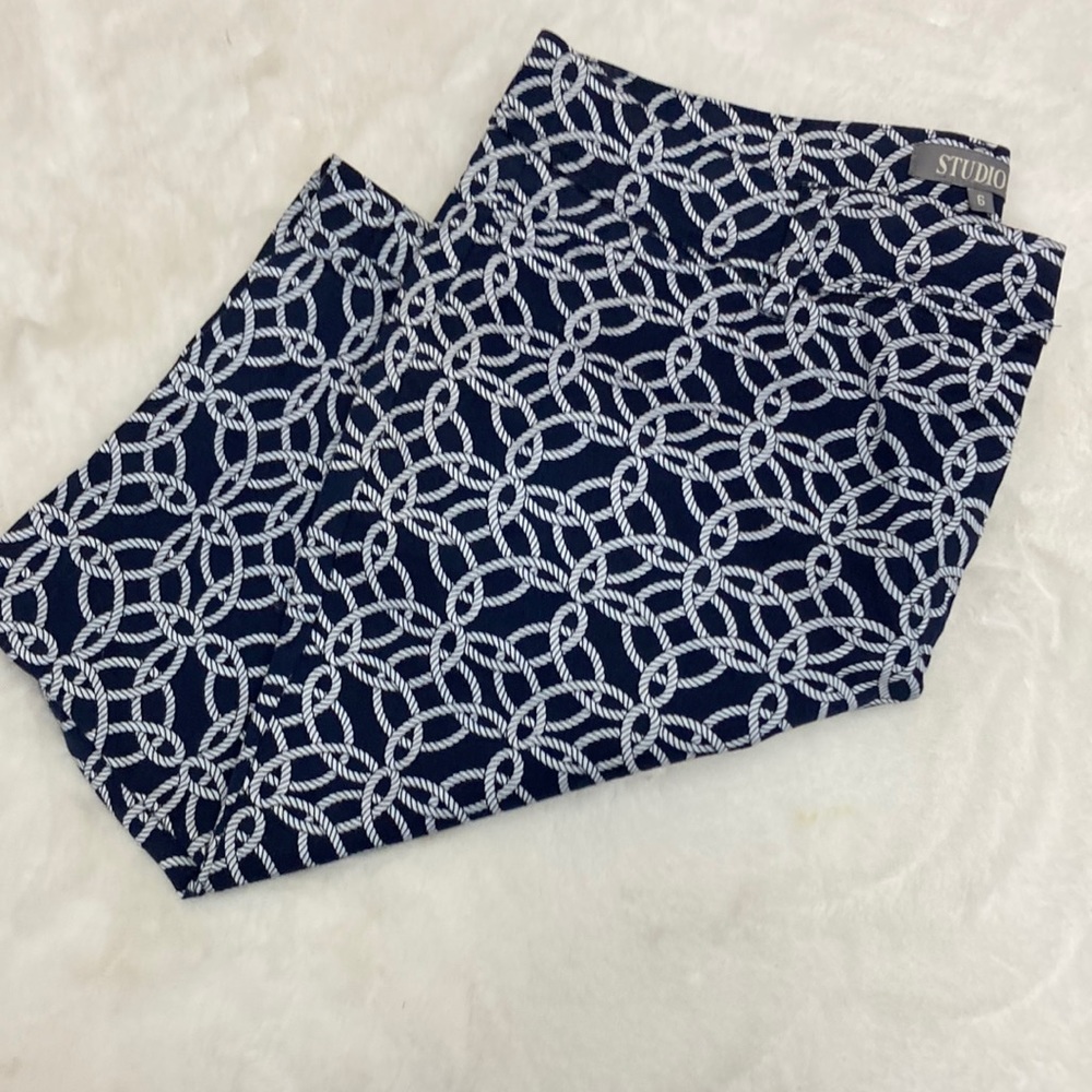 NWOT Studio II Bermuda Shorts Size 6